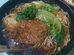 红烧猪扒汤面-食惠里小笼包面馆(越秀店)