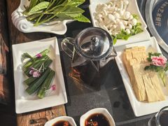 -大匠工房古船木艺术餐厅·猪肚鸡专门店(长白仙岛店)