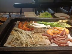 烤肉-钱小奴海鲜自助黑金店(杭州滨江龙湖店)