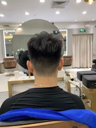 点击看大图 -八佰伴8008星级形象店