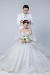 点击看大图 -挪娅婚纱摄影皇家会所
