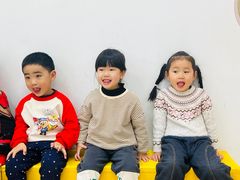 -猴有戏教育戏剧·音乐剧·主持口才·演讲朗诵辩论(环球港华师大校区)