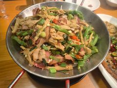 -莲餐厅·湖北菜·潜江小龙虾店(愚园路店)