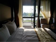 湖景大床房-上海怡沁园度假酒店