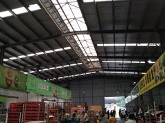 -上海龙吴水胜海发市场