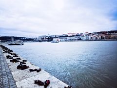 -多瑙河畔鞋履雕塑