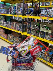 -卡通派潮品玩具折扣仓(青岛新城吾悦广场店)