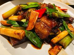 冬笋蒜苗炒卤肉-荣小馆(杭州大厦店)