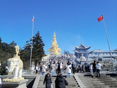 -峨眉山报国寺