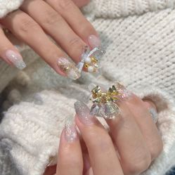 -花岐款式专研健康美甲沙龙