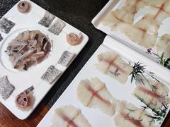 鲜鱼薄片-景明轩•养生酸汤鱼火锅 云贵鲜菌 现舂野果酸汤(王寨小区店)