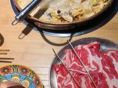 -洱火云南酸菜牛肉火锅(石景山当代商城店)