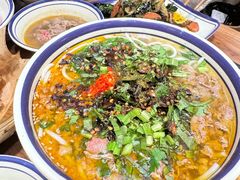 -云阿蛮云南生烫牛肉米线(奉贤路店)