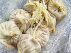 蟹黄汤包-老上海食惠裡小籠包生煎包
