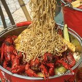 不是北京胡同🦞石家庄藏着个能嗦小龙虾面的神仙