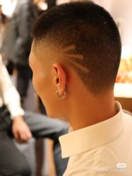 -诗悦发型烫染SALON