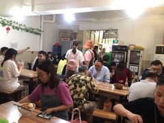 大堂-老字号杨坡红油米线腊汁肉夹馍(东四道巷店)