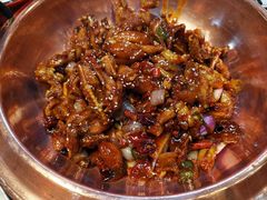 -虾弄弄海派小龙虾·牛羊蝎子火锅