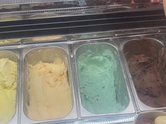-极拉图·现制冰淇淋(梅溪湖新天地步步高店)