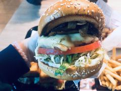 -The Habit Burger Grill 哈比特汉堡(复兴soho店)