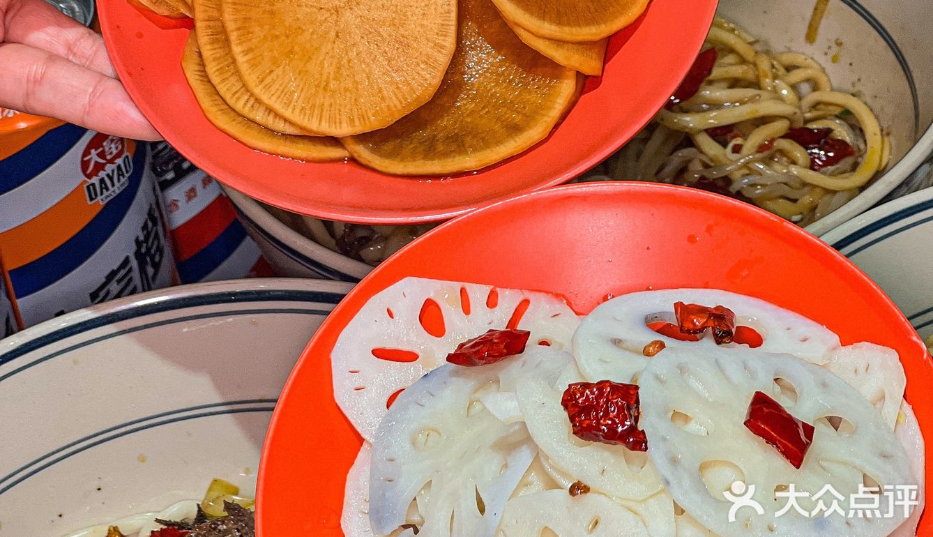 多少次来钟楼，就为了这 👉燃柒爆肚面