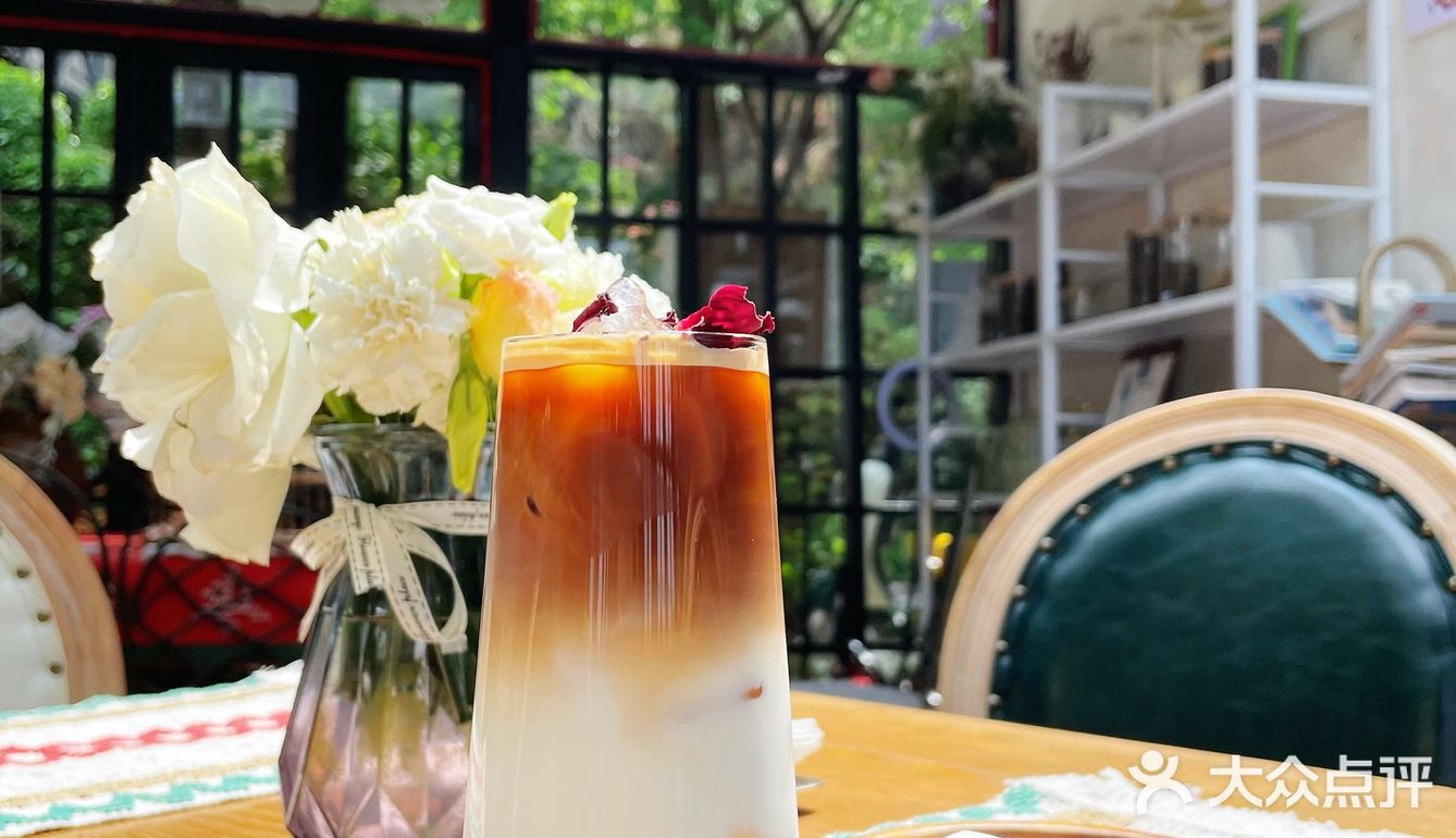 苍山边上这个庄园，有花，有下午茶 