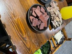 -乡土黄·鲜牛肉火锅·小龙虾(兴业街店)