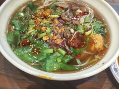 -爆炸头阿姨小四川正宗川味小吃(无任何分店)