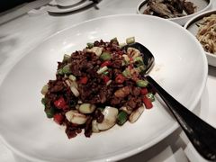 小炒黄牛肉-鱼乐轩·俄罗斯海鲜直供餐厅(群力店)