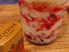 草莓黑糖珍珠奶茶-新旺茶餐厅(嘉里城店)