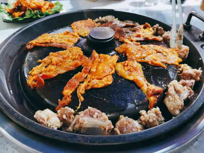 今日妃要吃·石棉锅盖烤肉-"绝了这家烤肉,在茶店子附近能吃到这样的