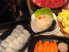 -鲜入围煮花胶鸡海鲜火锅
