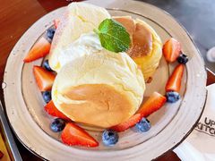 莓果奶油芝士舒芙蕾松饼-UPPER KITCHEN(延安路店)