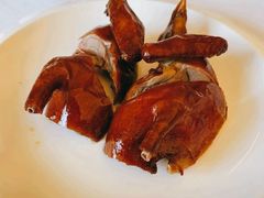 玻璃皮润烧乳鸽-北京厨房(西安SKP店)