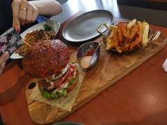 双蛋指椒牛肉汉堡-魏斯理汉堡(西安沣东吾悦店)