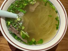 牛肉粉丝汤-鑫震源·苏式大虾生煎(山塘街店)