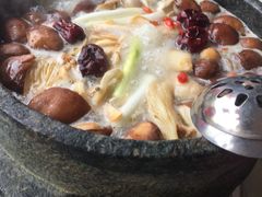 -南渝食府.墨脱石锅松茸鸡