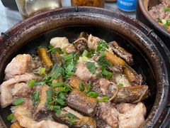 黄鳝板筋煲仔饭-容里煲仔饭(利丰北路店)