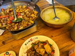 -富正毅三下锅·湘西韵味(天门山索道店)