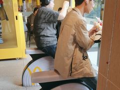 -麦当劳(中二横路店)