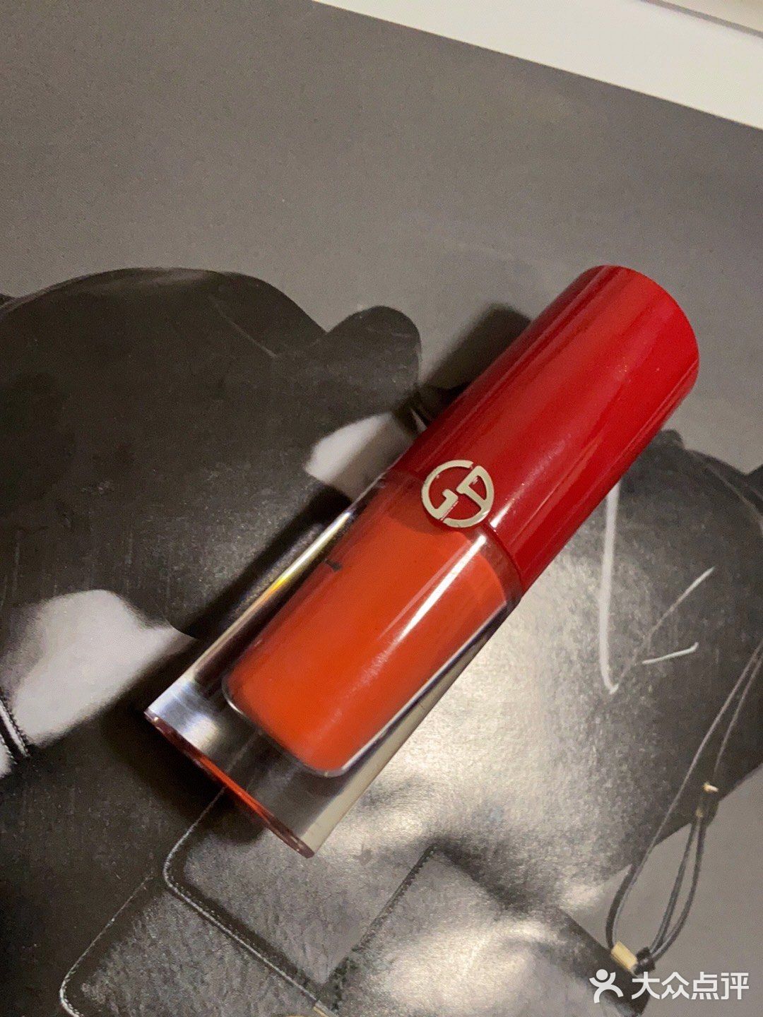 品牌:阿玛尼小胖丁唇釉 色号:300 使用效果及搭配