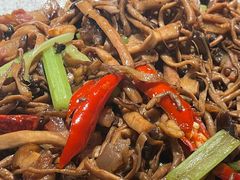 -川流不息·地道川菜·小龙虾(松东路店)