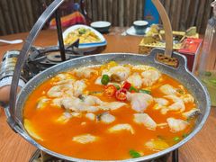 -老滇山寨•云南特色菜•地方菜•民族风情歌舞表演(金碧店)