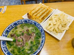 -八百里牛肉汤(盖饭·锅贴·万象城店)