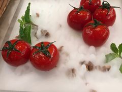 番茄脆菇沙拉-小大董·烤鸭(凤凰汇店)