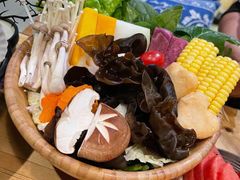-湊湊火锅·茶憩(杭州湖滨银泰in77店)