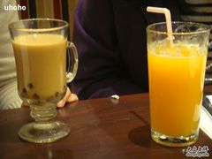 黄樱桃汁&红豆奶茶-必胜客(滨江店)