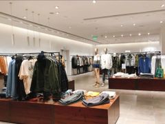 -URBAN REVIVO(高德置地广场·春广场店)