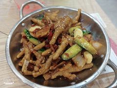 干锅姜辣凤爪-江城燕子大排档(江汉路步行街店)