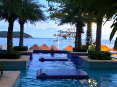 -亚龙湾亚泰商业街